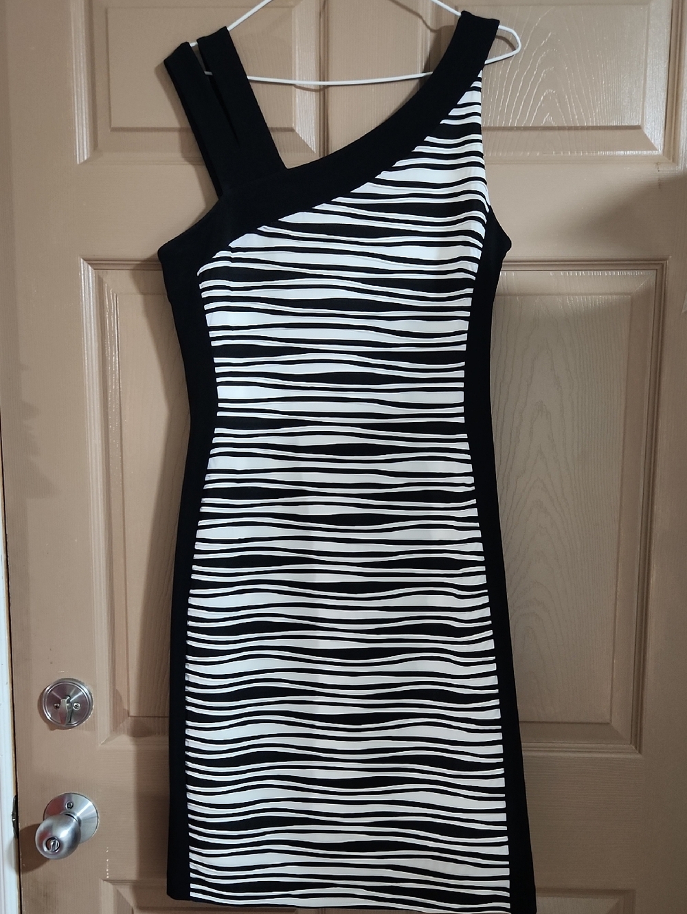 Joseph Ribkoff One-Shoulder Black & White Zebra-Stripe Sheath Dress Sz 12